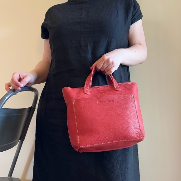 Portland Leather - Sugar Pebbled Leather Mini Crossbody Tote Bag with Zipper - Picture 2 of 16